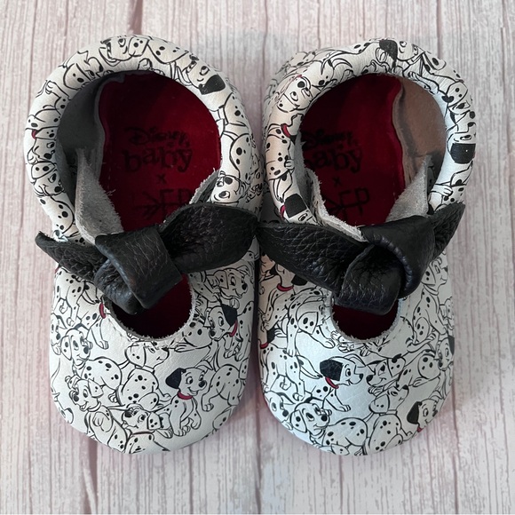 Freshly Picked Disney 101 Dalmatians Knotted Bow Leather Girls Shoes Sz 7 / 10 - Picture 11 of 13